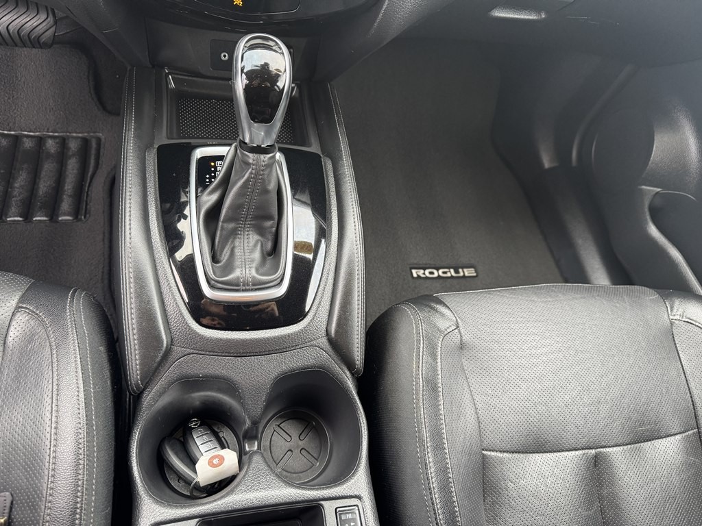 2018 Nissan Rogue Image 18