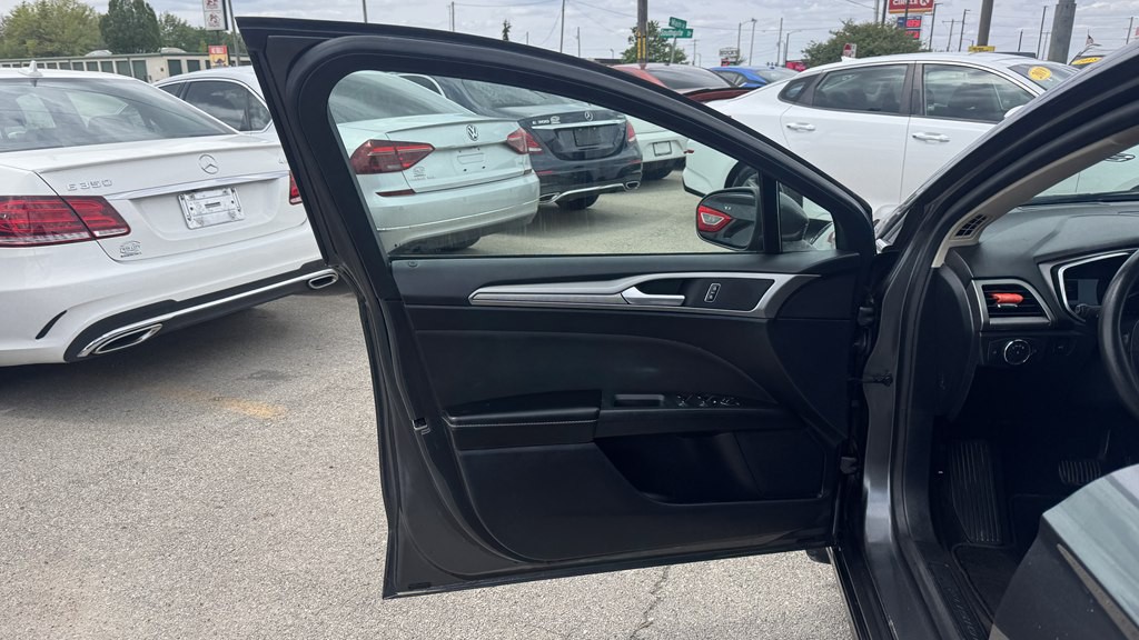 2020 Ford Fusion Image 14