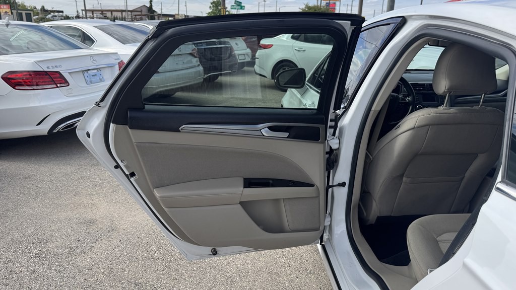 2018 Ford Fusion Image 20