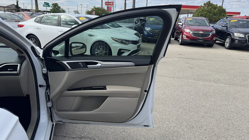 2018 Ford Fusion Image 25