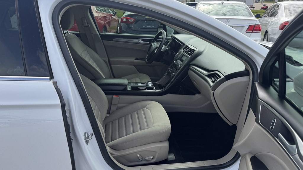 2018 Ford Fusion Image 27