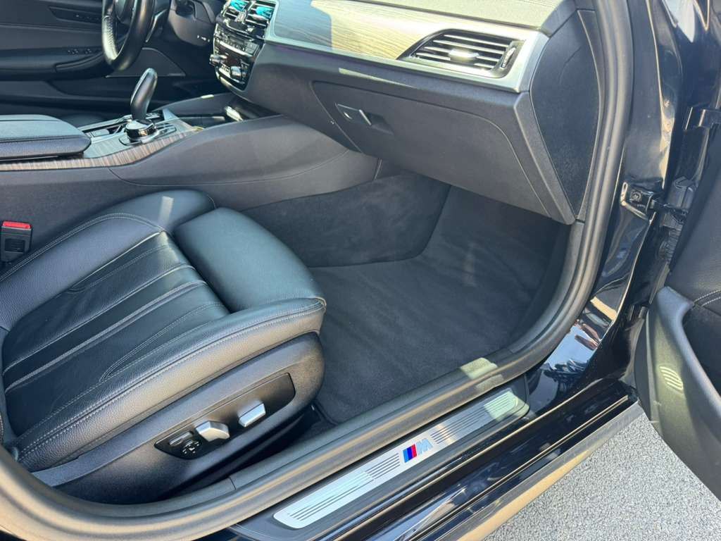 2018 BMW 5 Series Image 15