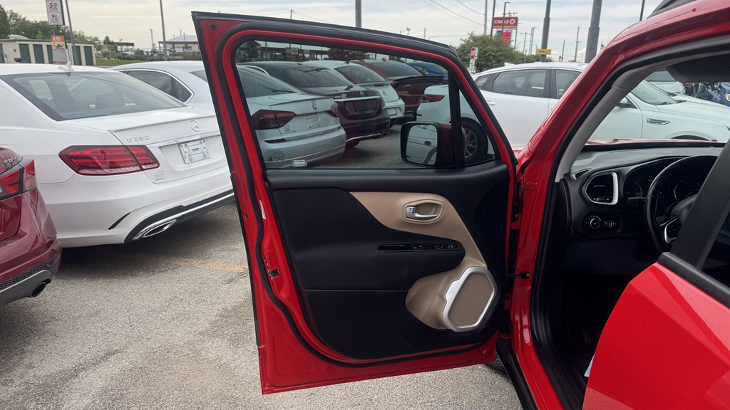 2015 Jeep Renegade Image 14