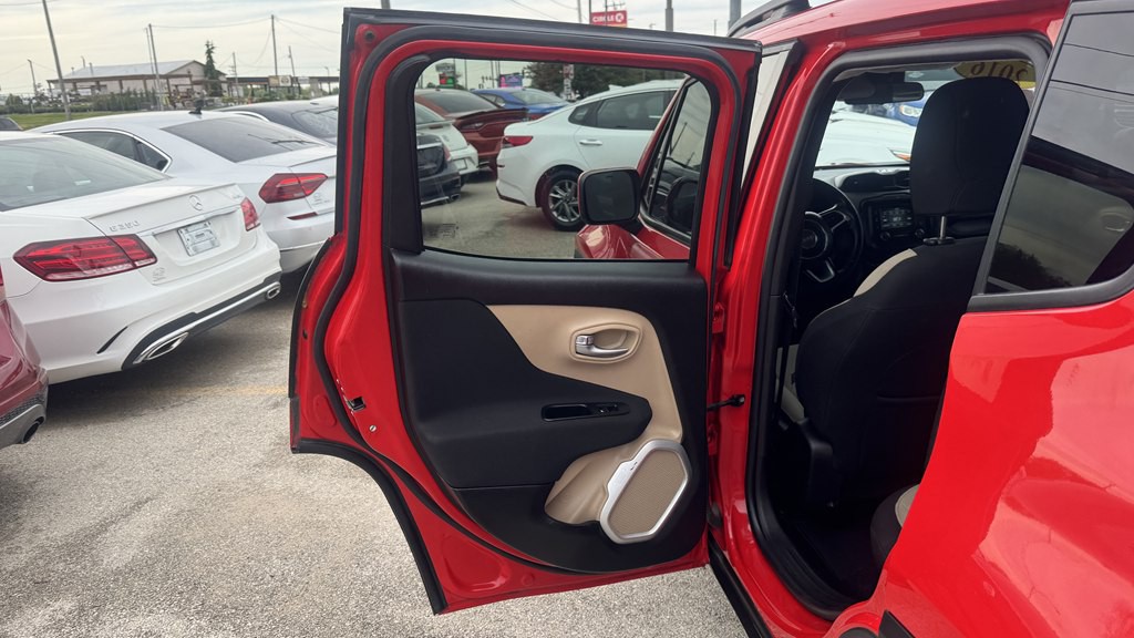 2015 Jeep Renegade Image 21