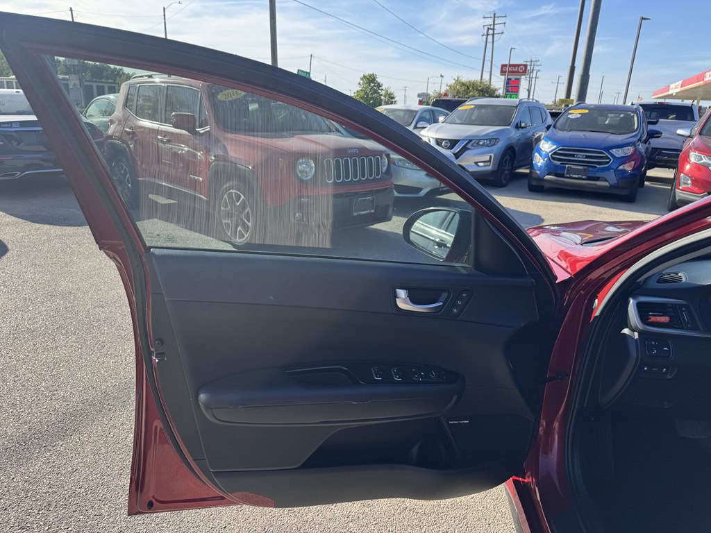 2019 Kia Optima Image 24