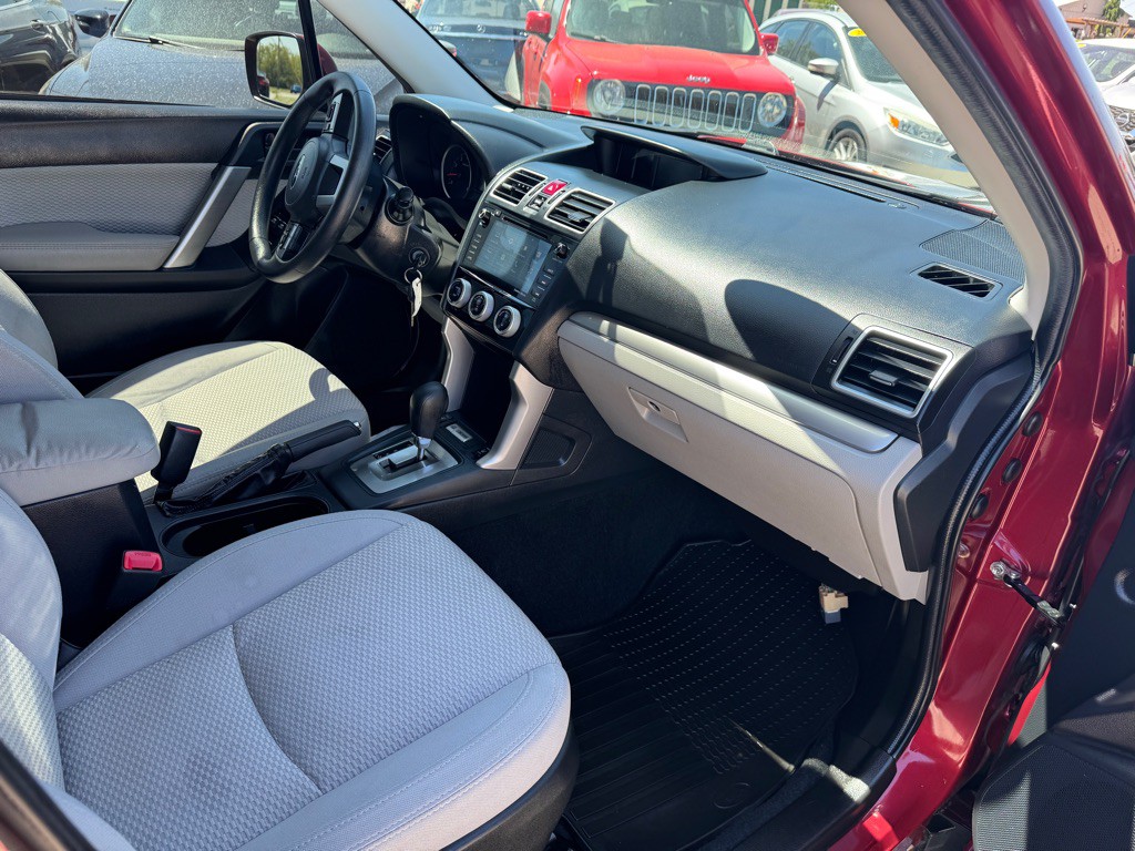 2018 Subaru Forester Image 12