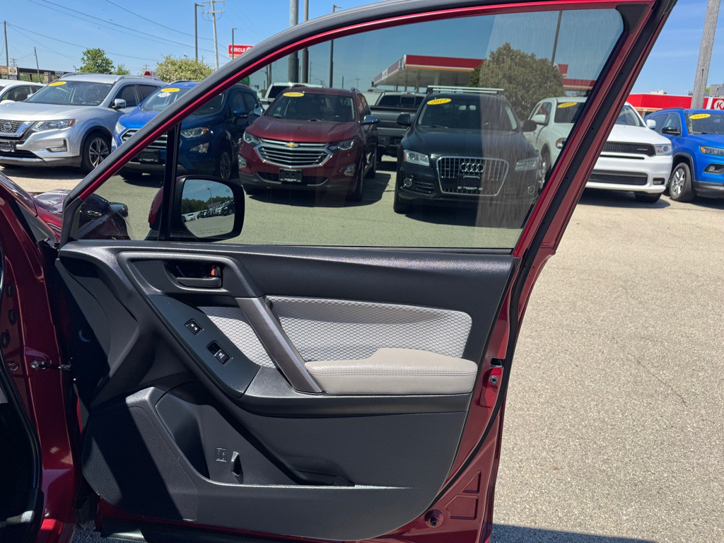 2018 Subaru Forester Image 14