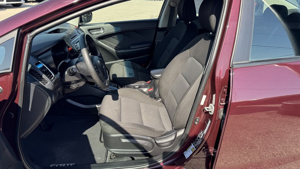 2017 Kia Forte Image 16