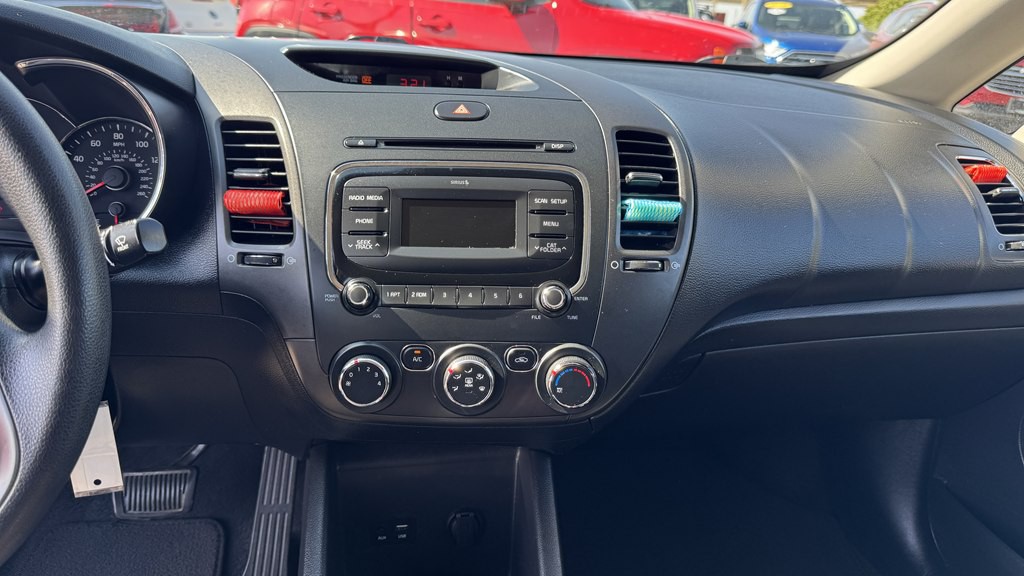 2017 Kia Forte Image 19