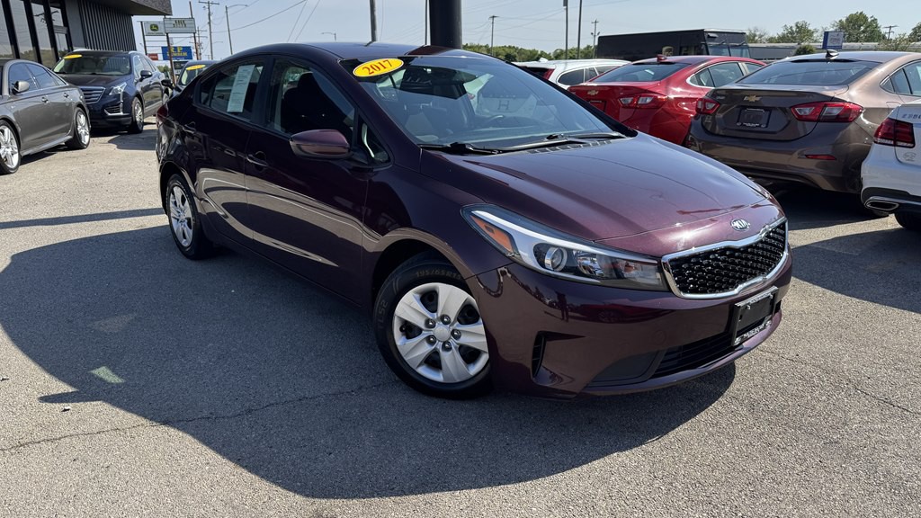 2017 Kia Forte Image 2