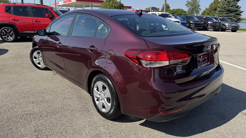 2017 Kia Forte Image 6