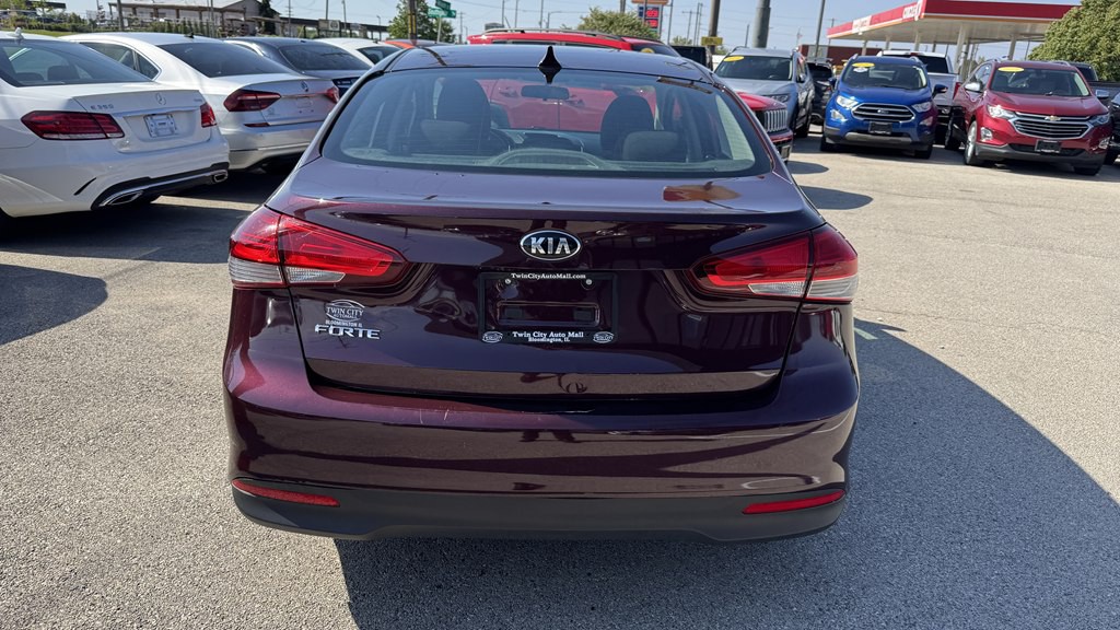 2017 Kia Forte Image 7