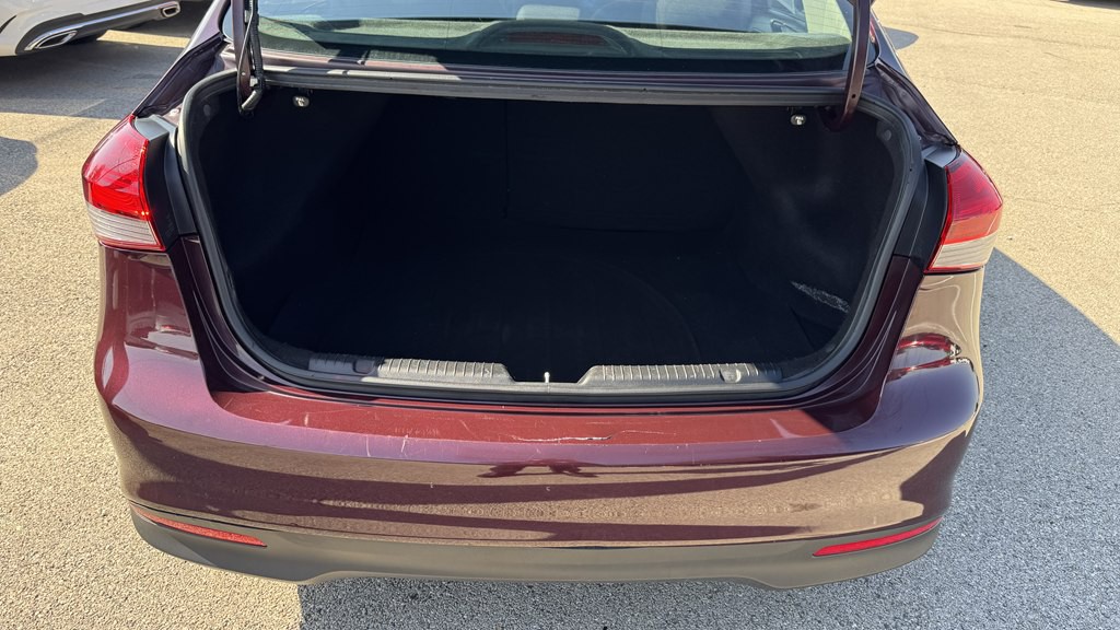 2017 Kia Forte Image 11