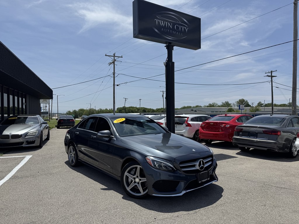 2015 Mercedes-Benz C-Class Image 1