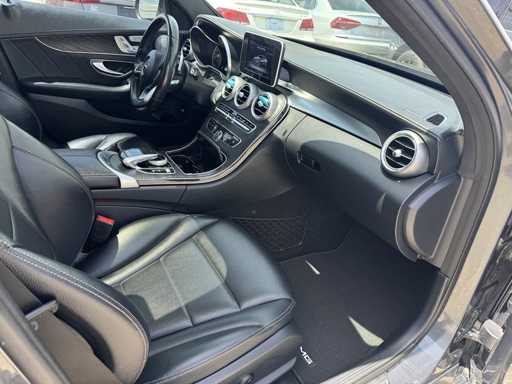 2015 Mercedes-Benz C-Class Image 12