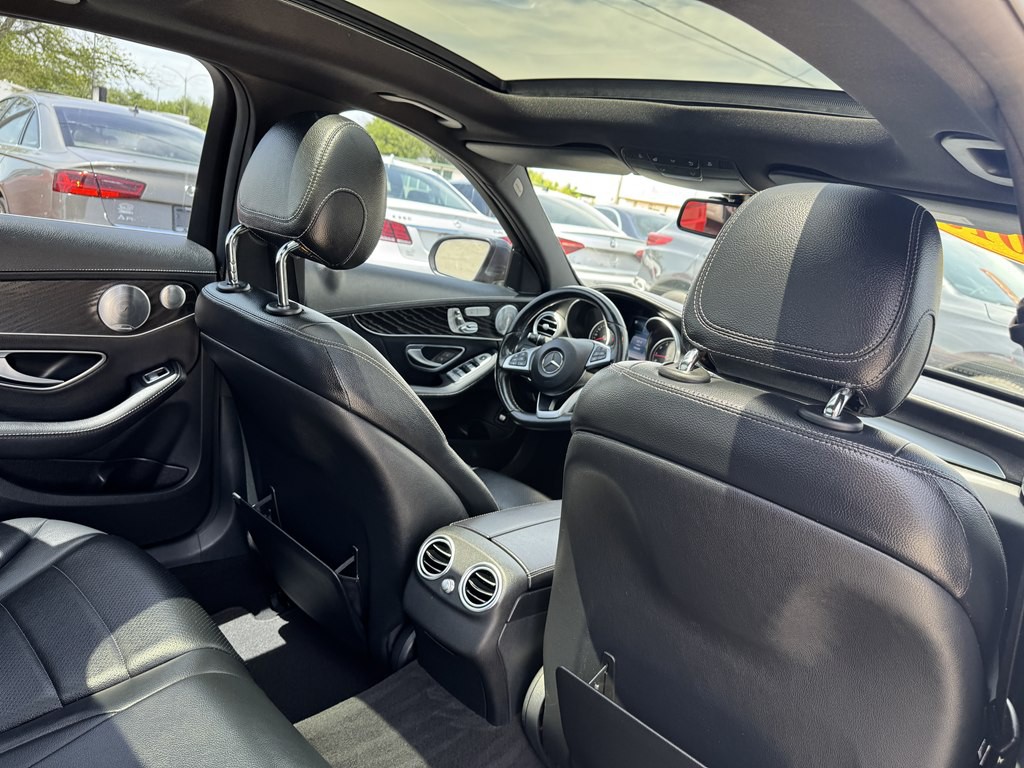 2015 Mercedes-Benz C-Class Image 16