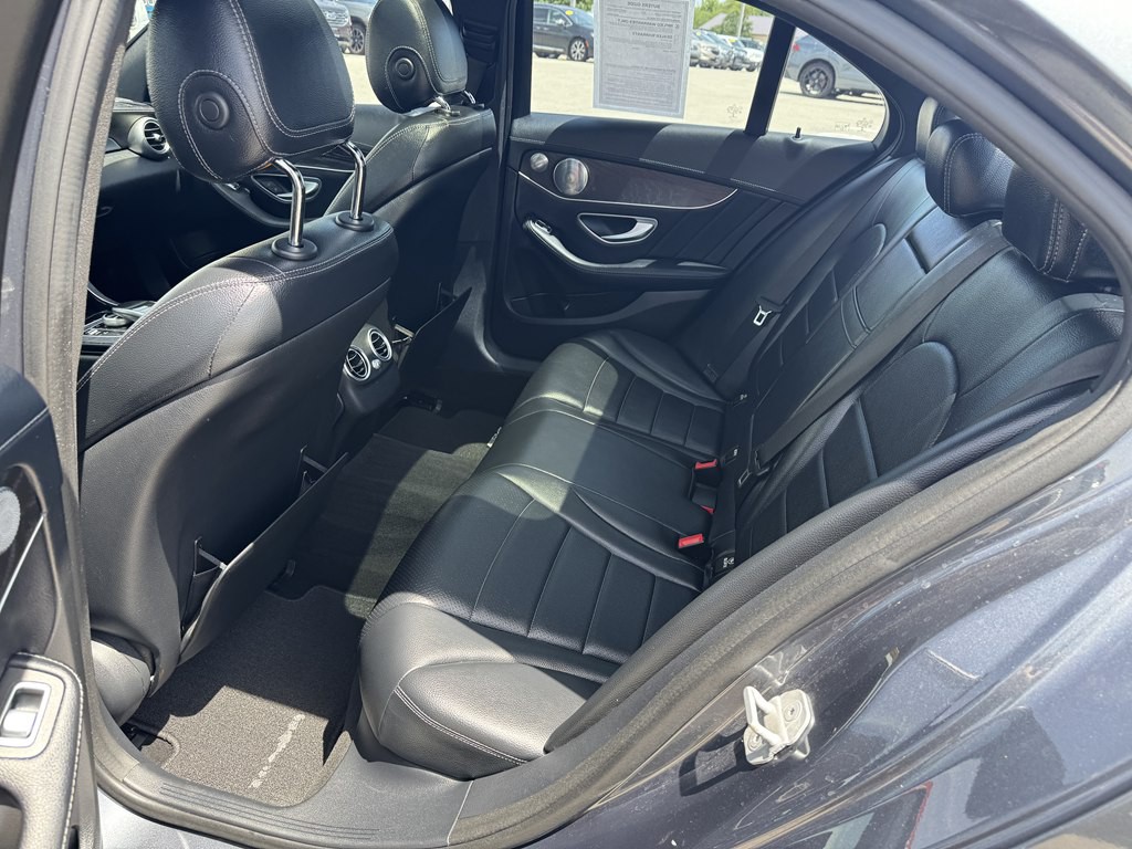 2015 Mercedes-Benz C-Class Image 18