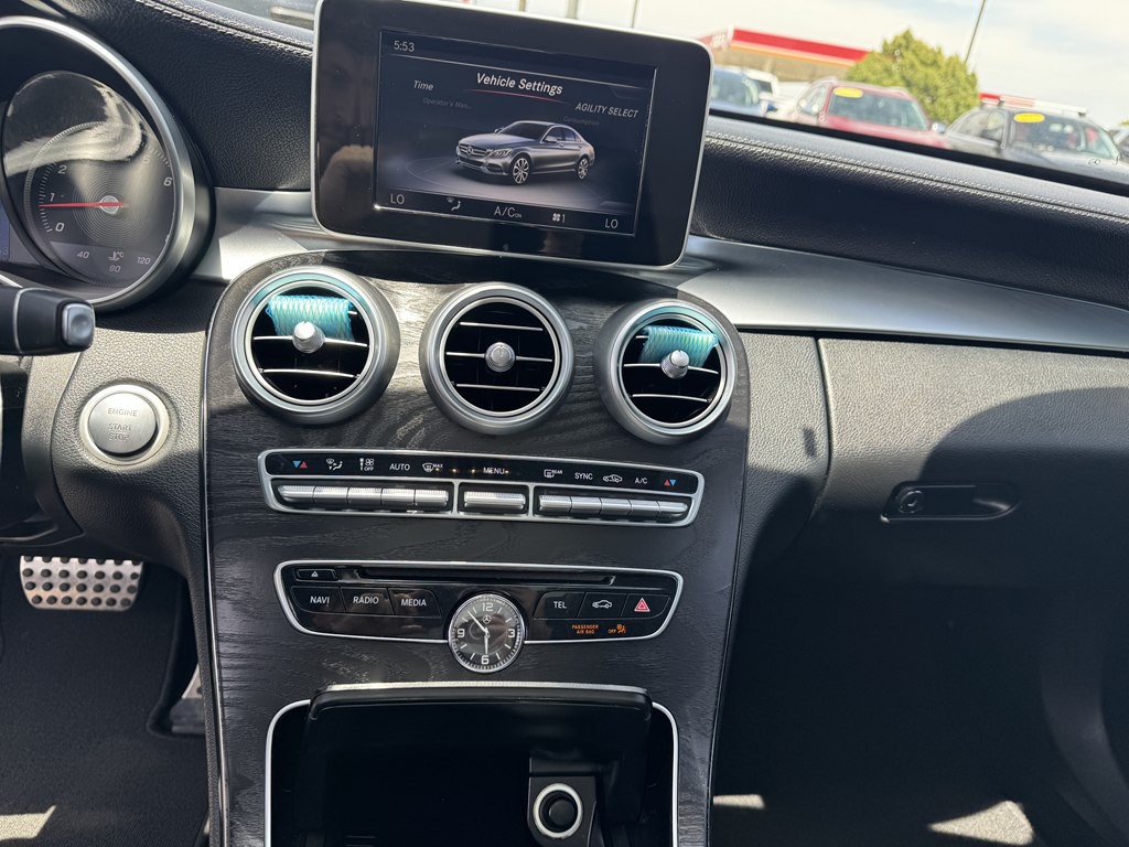 2015 Mercedes-Benz C-Class Image 28