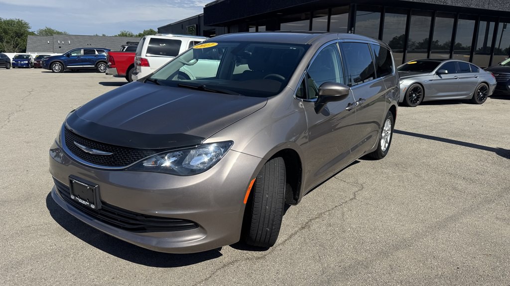 2017 Chrysler Pacifica Image 4