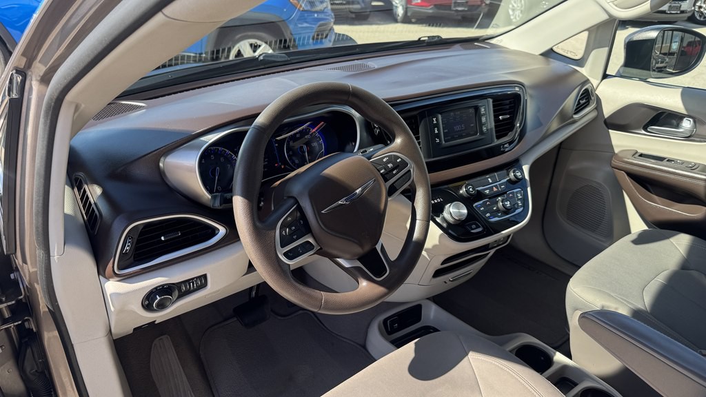 2017 Chrysler Pacifica Image 14