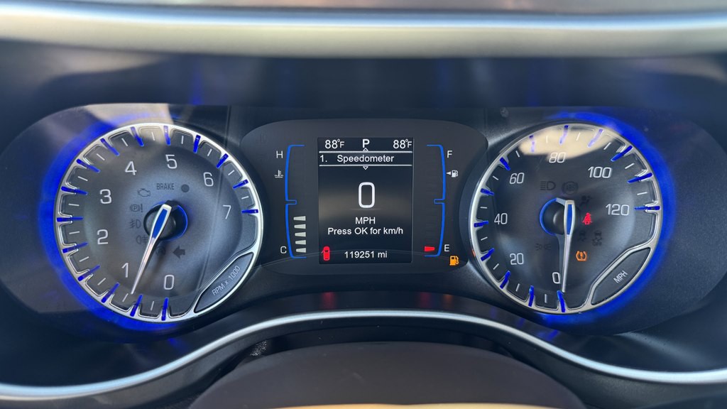 2017 Chrysler Pacifica Image 17