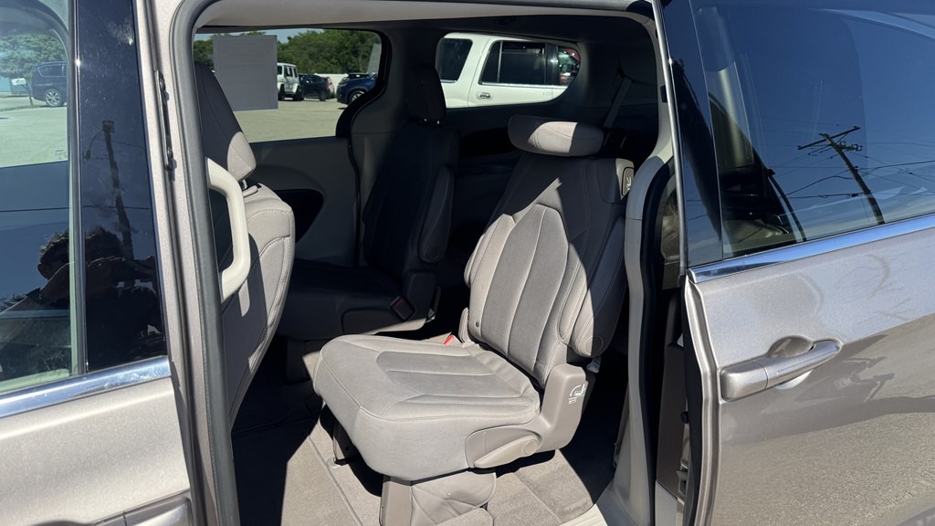 2017 Chrysler Pacifica Image 20