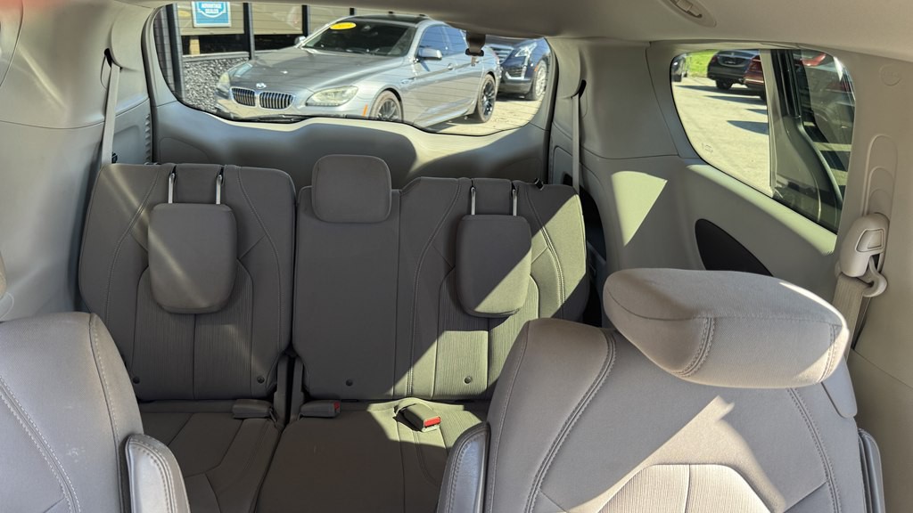 2017 Chrysler Pacifica Image 22