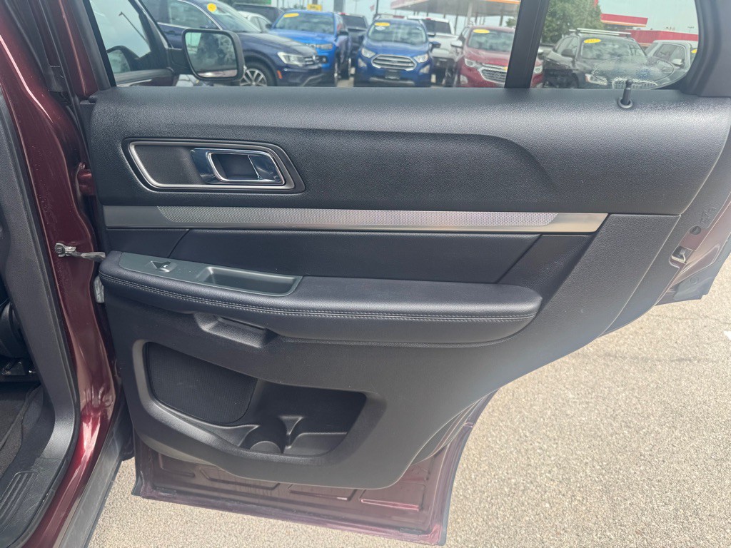 2019 Ford Explorer Image 16