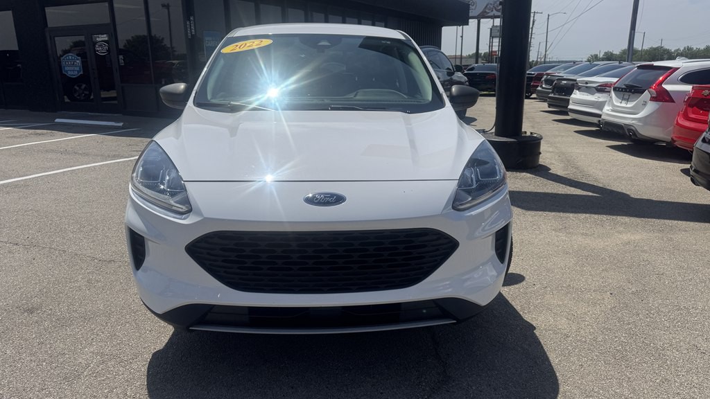 2022 Ford Escape Image 3