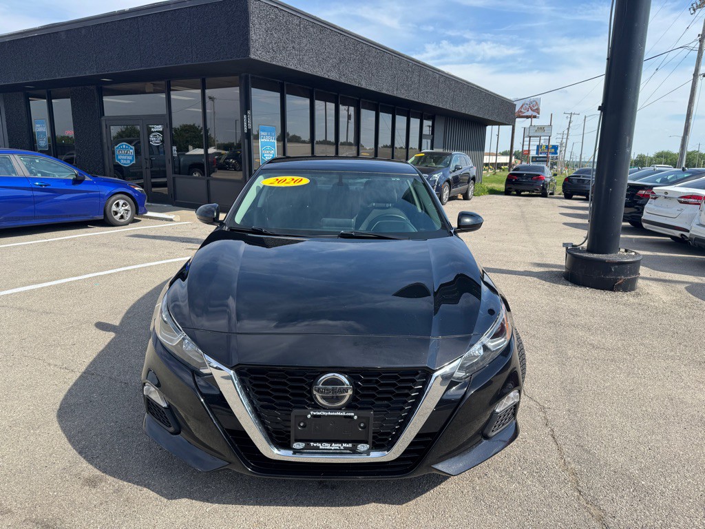 2020 Nissan Altima Image 2