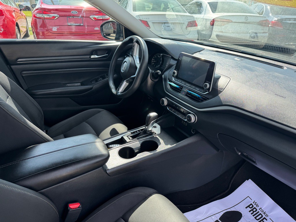 2020 Nissan Altima Image 13