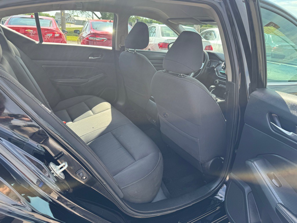 2020 Nissan Altima Image 15