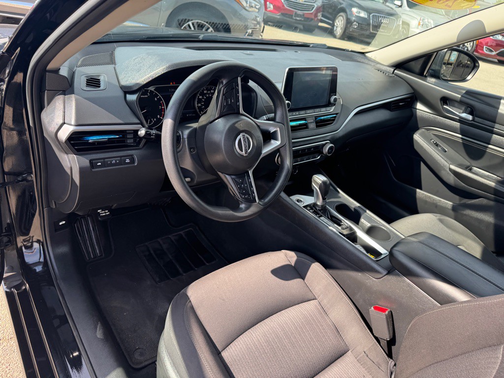 2020 Nissan Altima Image 23