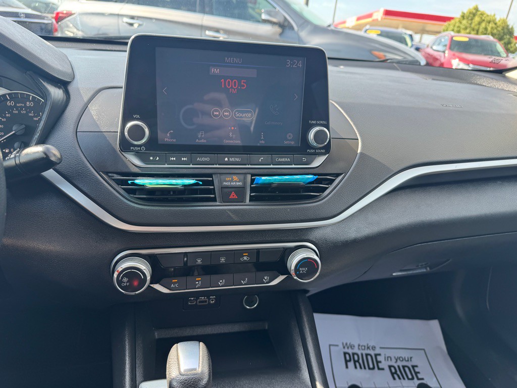 2020 Nissan Altima Image 28