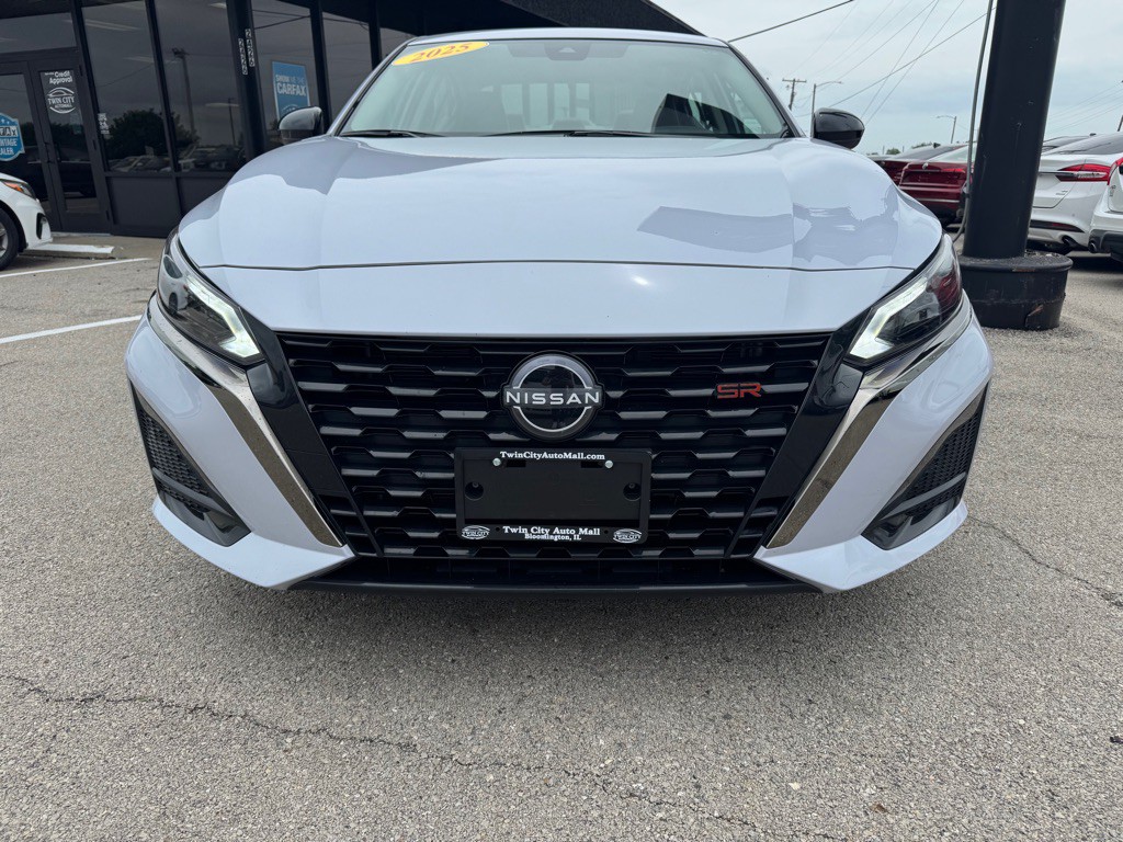 2025 Nissan Altima Image 3