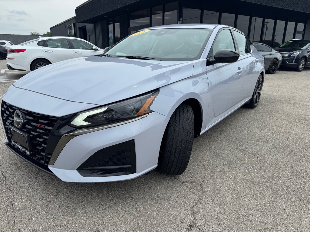 2025 Nissan Altima Image 4
