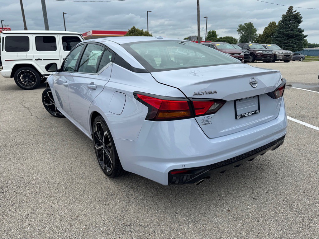 2025 Nissan Altima Image 6