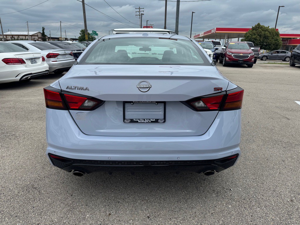 2025 Nissan Altima Image 7