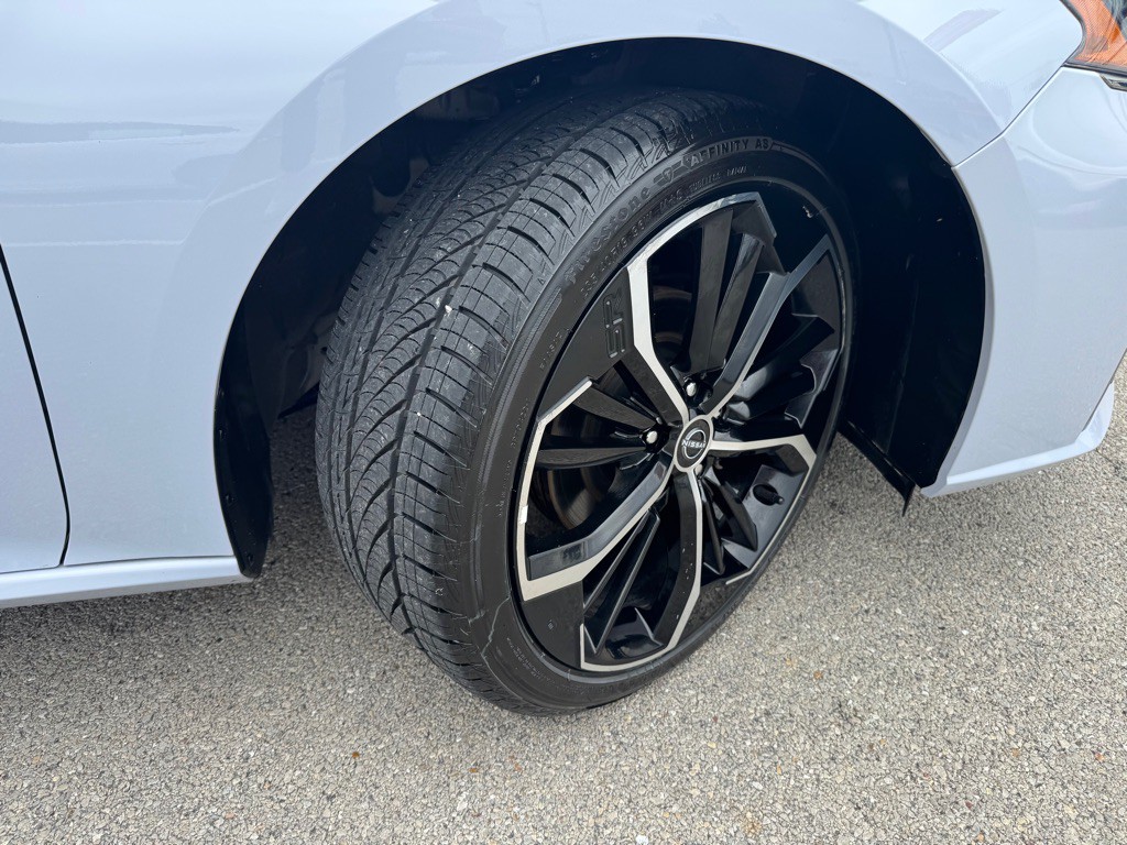 2025 Nissan Altima Image 12