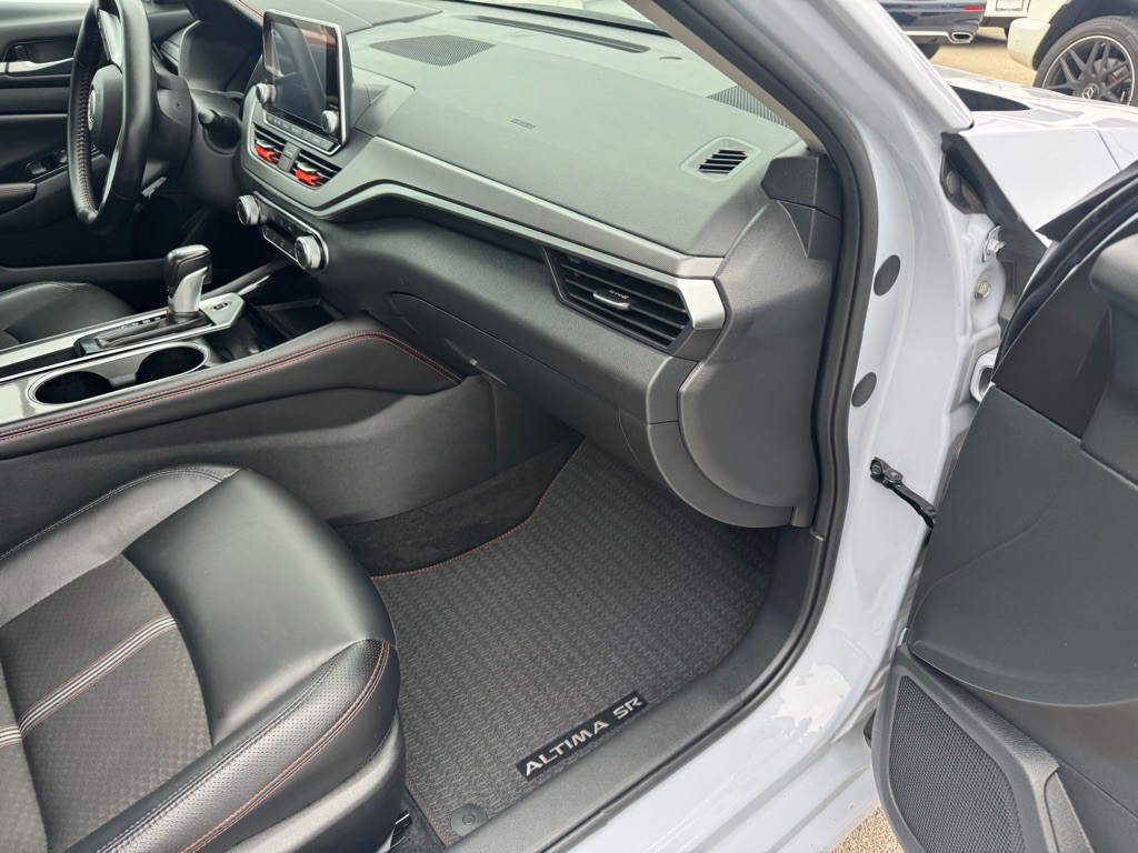 2025 Nissan Altima Image 14