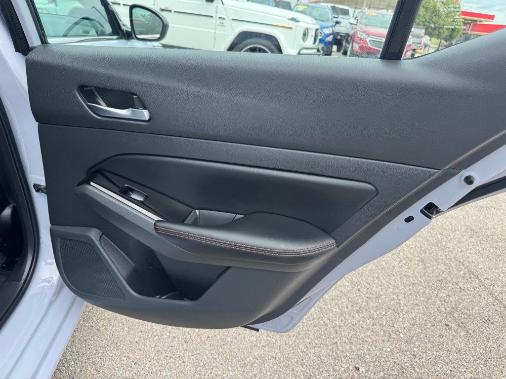 2025 Nissan Altima Image 16