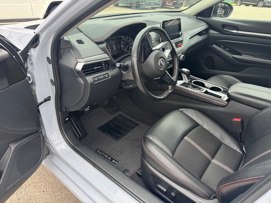 2025 Nissan Altima Image 24