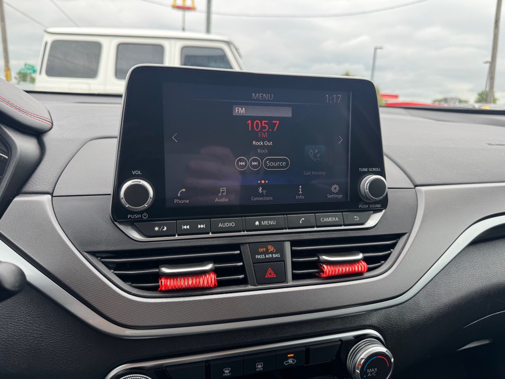 2025 Nissan Altima Image 28
