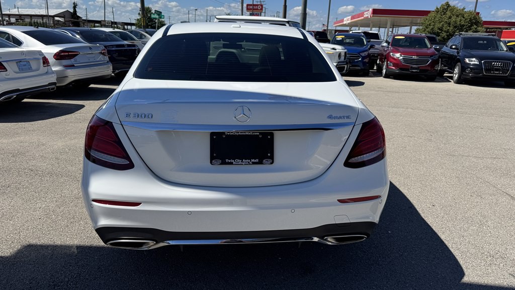 2017 Mercedes-Benz E-Class Image 7