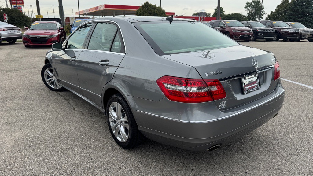 2010 Mercedes-Benz E-Class Image 6