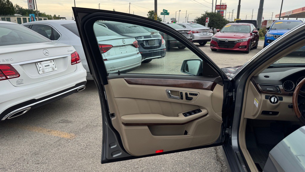 2010 Mercedes-Benz E-Class Image 13
