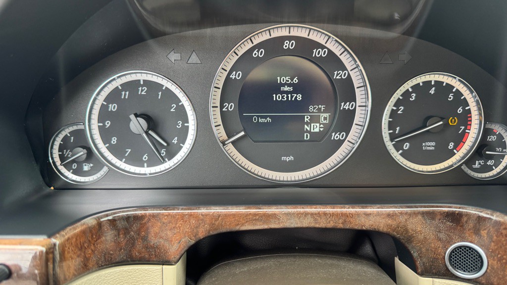 2010 Mercedes-Benz E-Class Image 17