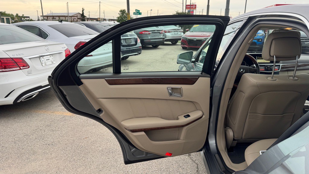 2010 Mercedes-Benz E-Class Image 20