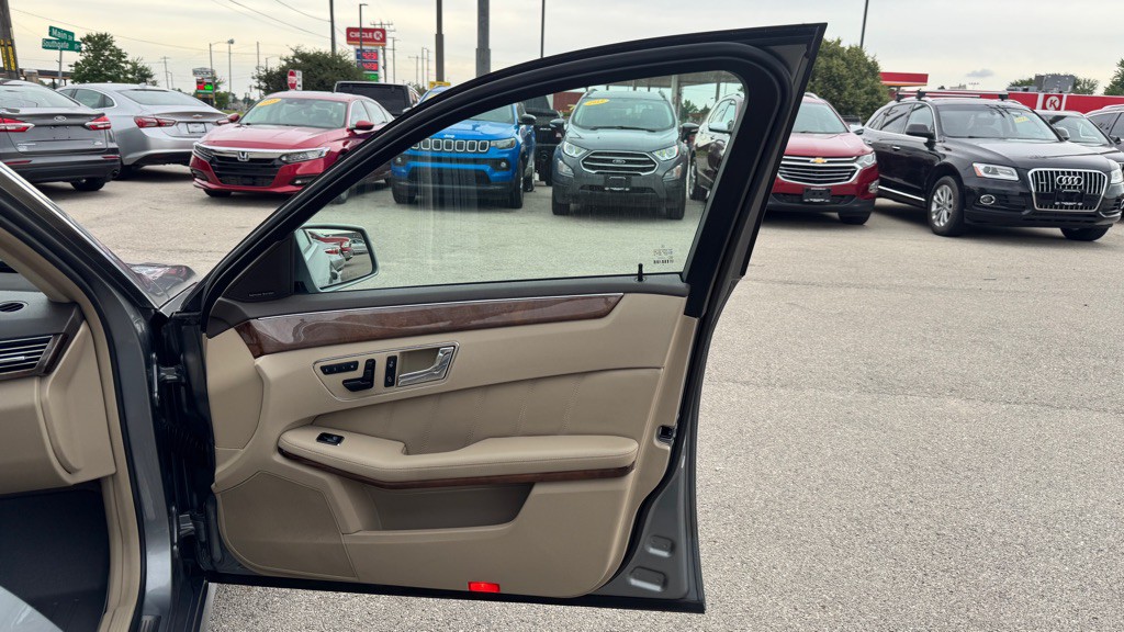 2010 Mercedes-Benz E-Class Image 26