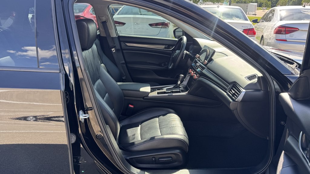 2022 Honda Accord Image 28
